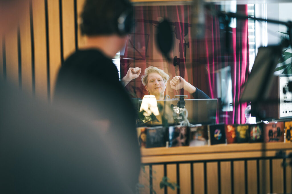 Im Studio entstehen Entscheidungen nicht am Bildschirm, sondern im Zusammenspiel von Vertrauen, Klarheit und Führung.